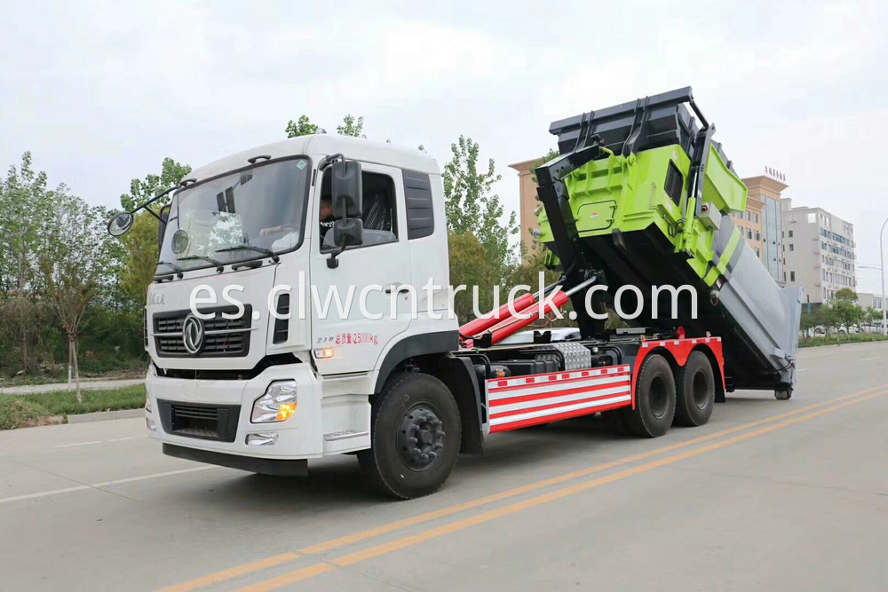 hook loader compactor truck